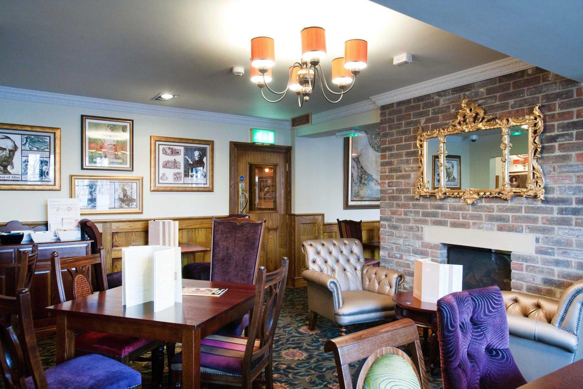 The Unicorn Hotel Wetherspoon Ripon Esterno foto