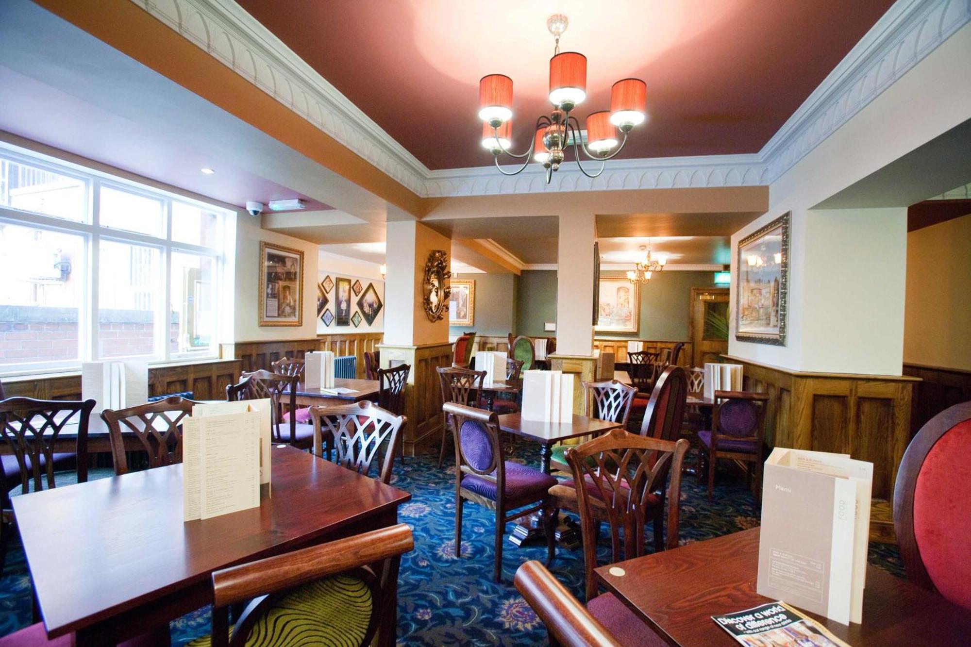 The Unicorn Hotel Wetherspoon Ripon Esterno foto