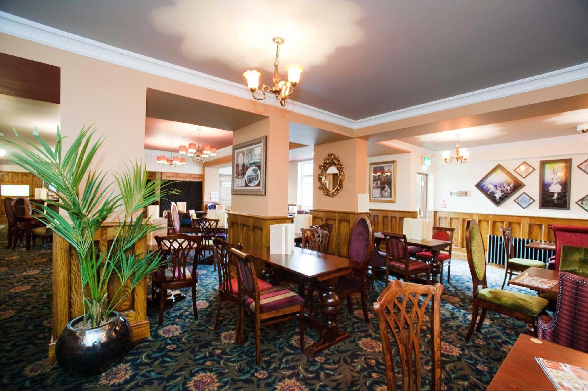 The Unicorn Hotel Wetherspoon Ripon Esterno foto